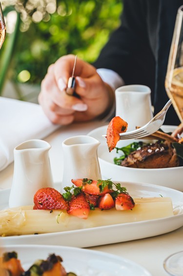 Delicate crêpe with fresh strawberries elegantly served at Veranda Brasserie & Bar.